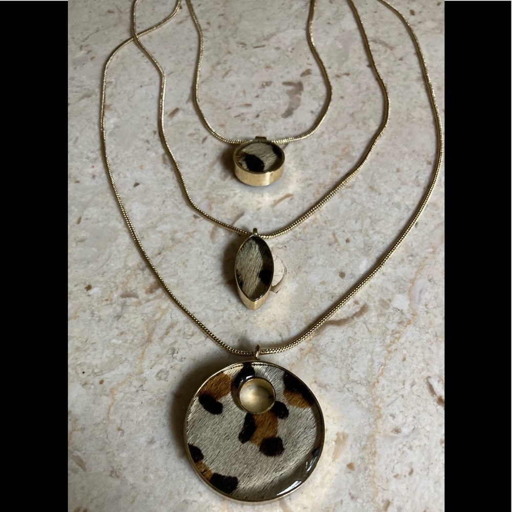 CHICO’S Reversible Triple Layer Pendant Necklace